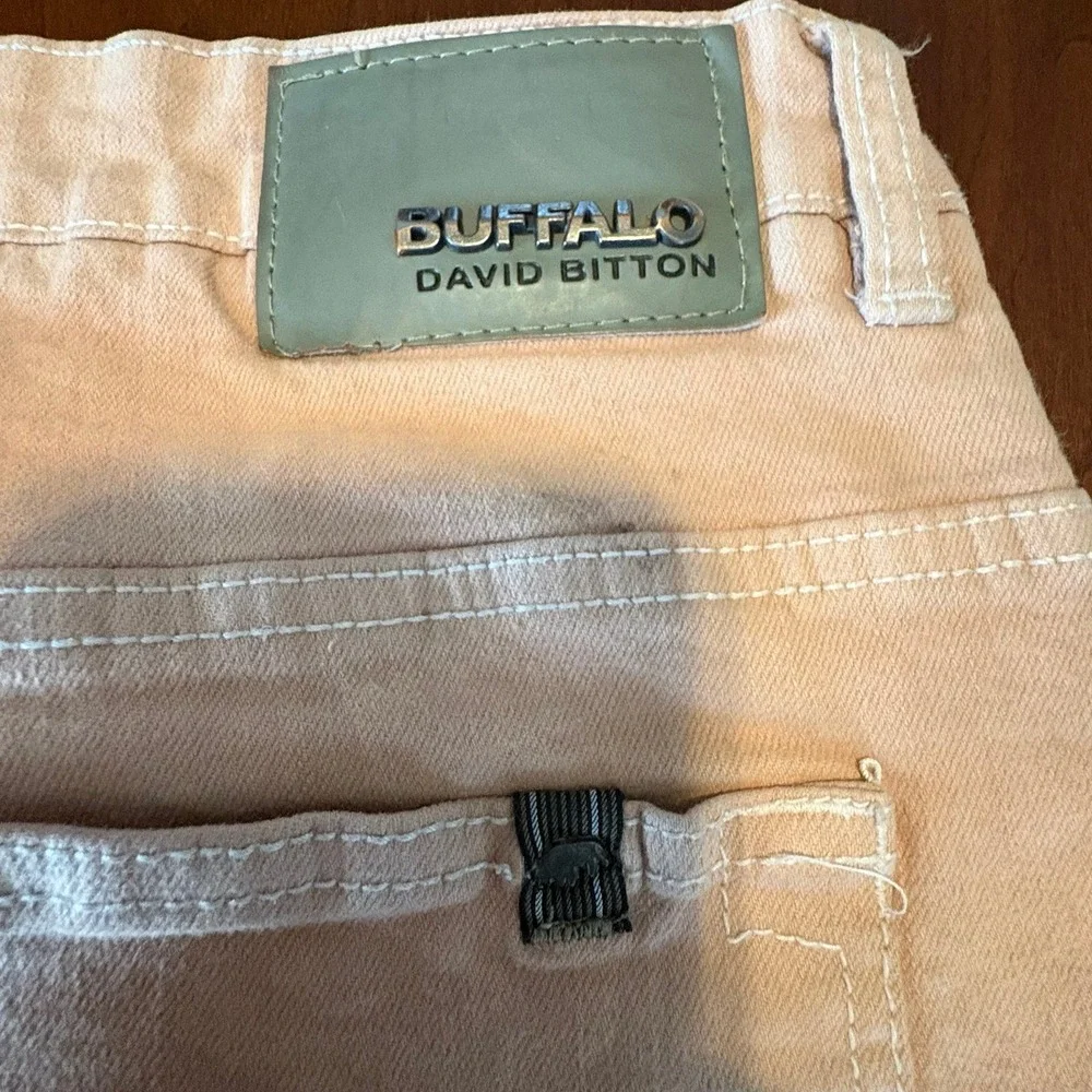 Buffalo David Bitton Tan Distressed Denim Shorts‎ Slim Stretch